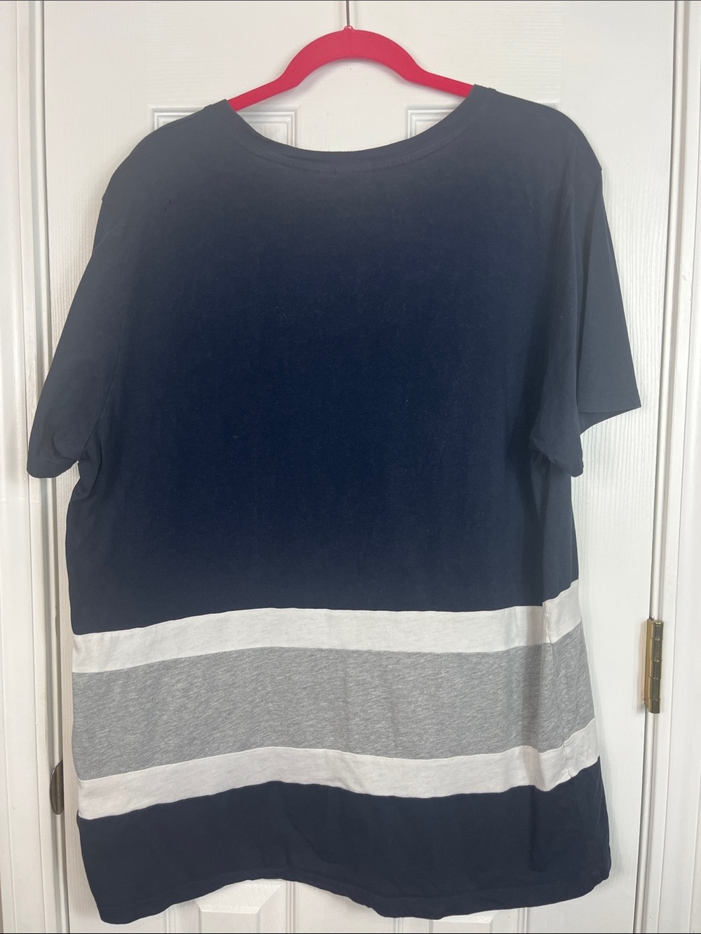 Adidas navy blue/grey short sleeved tee shirt size XL. Logo on front. - Picture 5 of 5